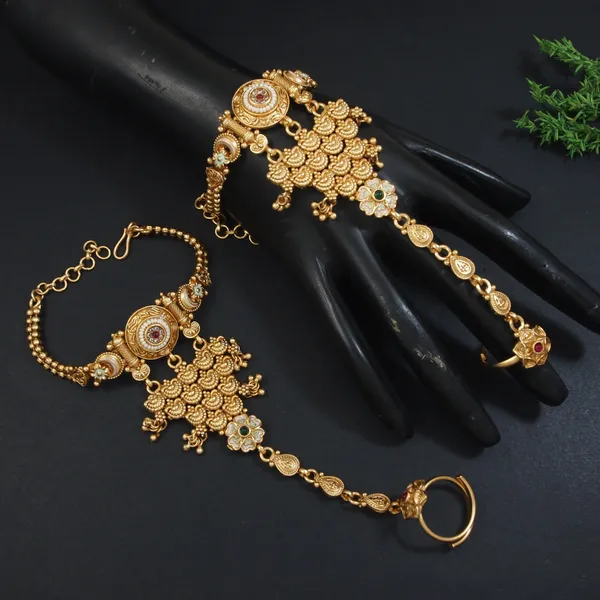 Antique_Gold_Plated_Bridal_Hathphool_With_Layered_Floral_Mesh_&_Kundan_Stones