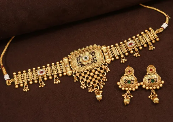 Antique_Gold_Plated_Choker_Necklace_Set_With_Intricate_Filigree_Design