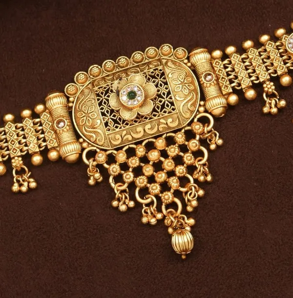 Antique_Gold_Plated_Choker_Necklace_Set_With_Intricate_Filigree_Design