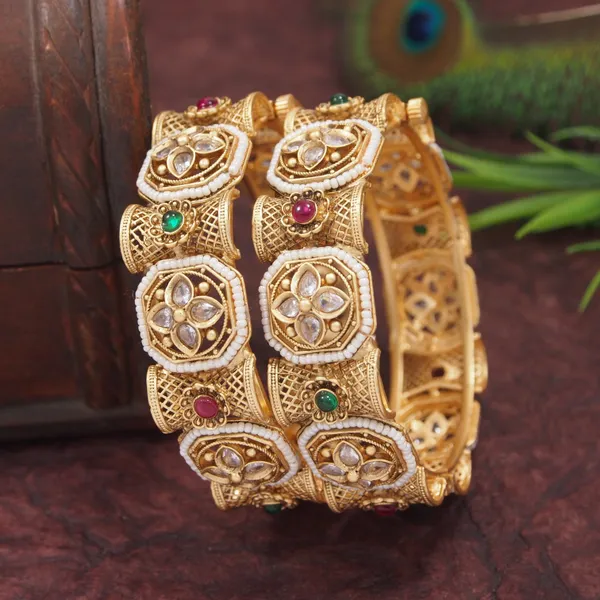 Antique_Gold_Plated_Kundan_&_Pearl_Traditional_Bangles_For_Women