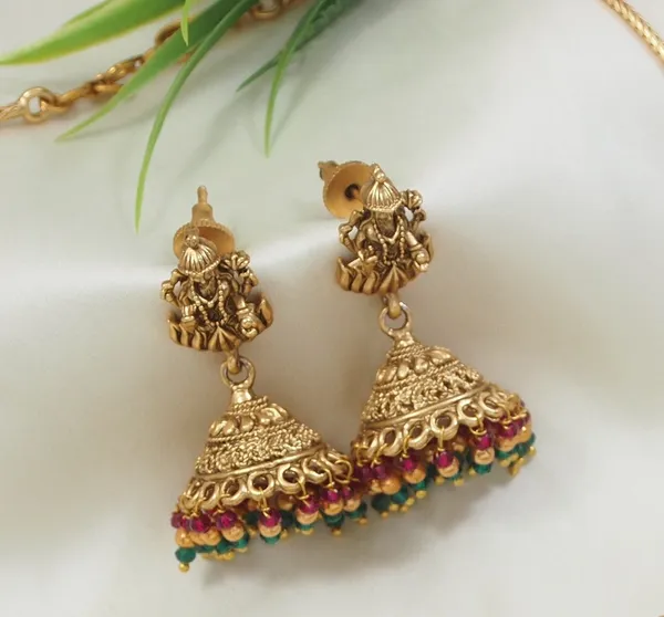 Antique_Lakshmi_Pendant_Necklace_With_Beaded_Jhumkas