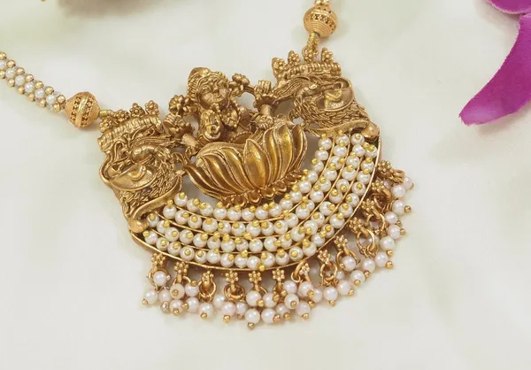 Antique_Lakshmi_Pendant_Necklace_With_Beaded_Jhumkas