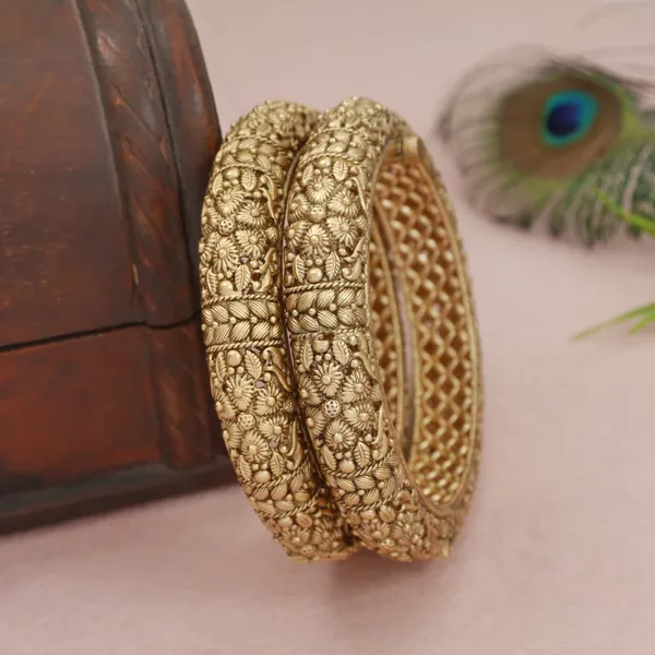 Antique_Rajwadi_Gold_Plated_Brass_Screw_Lock_Bangles