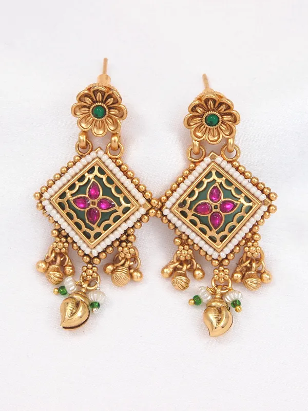 Ethnic_Designer_Gold_Plated_Black_Bead_Mangalsutra_Set_With_Ruby_&_Emerald_Coloured_Stones