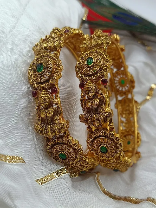Exquisite_Brass_Temple_Bangles_With_Goddess_Lakshmi_Motif