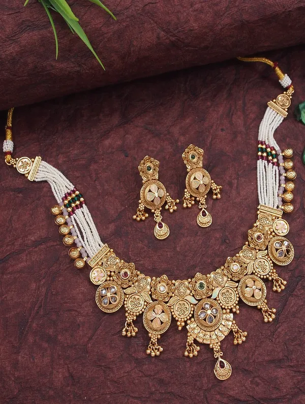 Gold_Plated_Plated_Brass_Traditional_Kundan_And_Pearl_Choker_Necklace_Set_For_Women