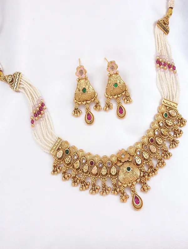 Gold_Plated_Plated_Brass_Traditional_Kundan_And_Pearl_Choker_Necklace_Set_For_Women