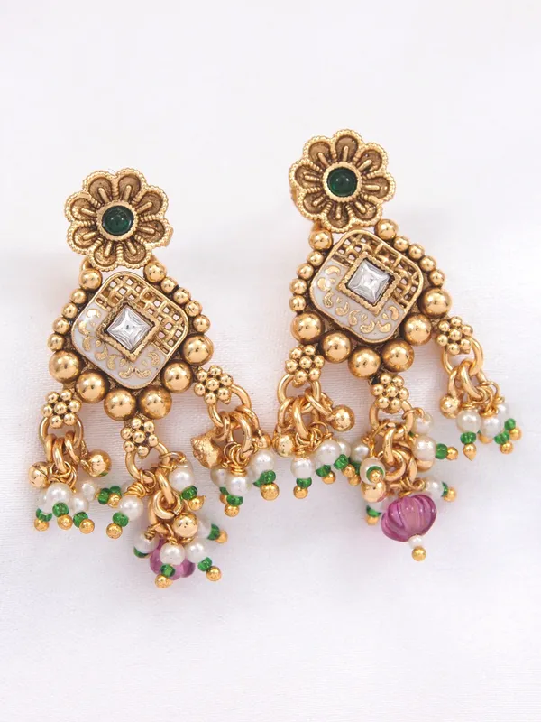 Gold_Plated_Traditional_Kundan_&_Pearl_Beaded_Choker_Necklace_Set_With_Ruby_Red_Accents