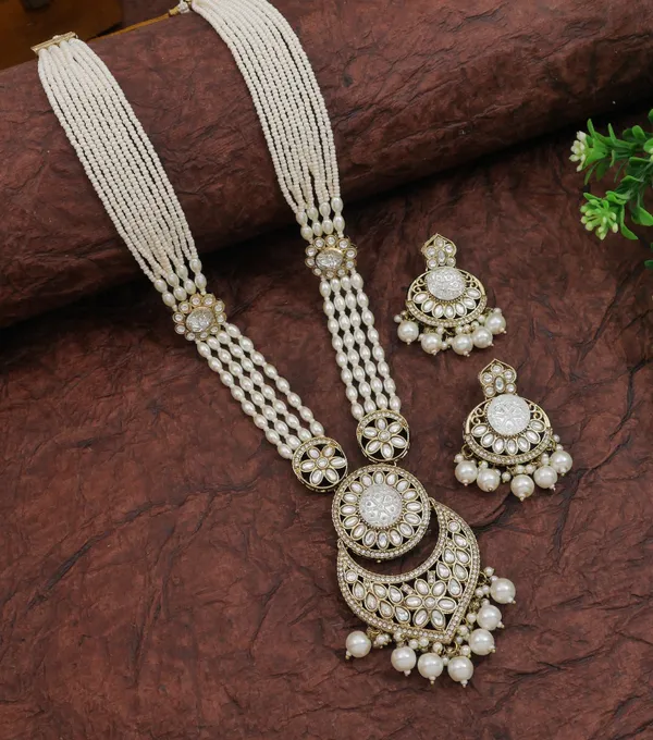Traditional_Nawabi_Black_Beaded_Pearl_Statement_Necklace_Set