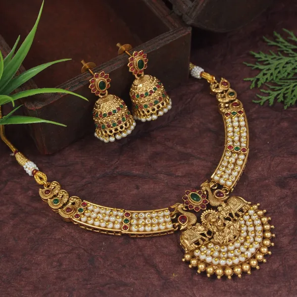 Lakshmi_Pearl_Necklace_Set_With_Peacock_Motifs_&_Jhumkas