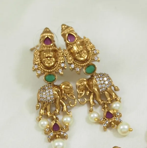 Matte_Finish_Brass_Necklace_Set_With_Lakshmi_Pendant,_American_Diamonds_&_Pearls