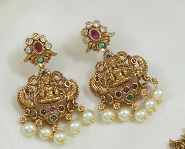 Matte_Finish_Brass_Necklace_Set_With_Lakshmi_Pendant,_American_Diamonds_&_Pearls