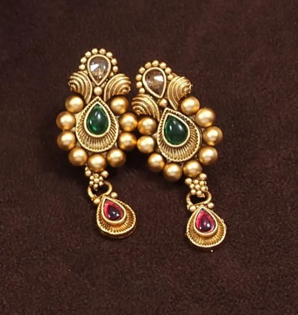 Antique_Long_Brass_Studded_With_American_Diamond_Necklace_Set