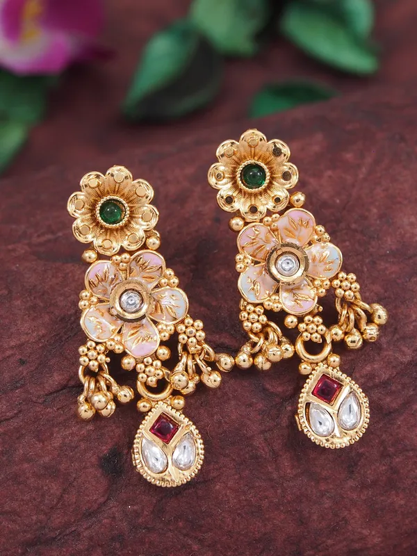 Gold_Plated_Plated_Brass_Traditional_Kundan_And_Pearl_Choker_Necklace_Set_For_Women