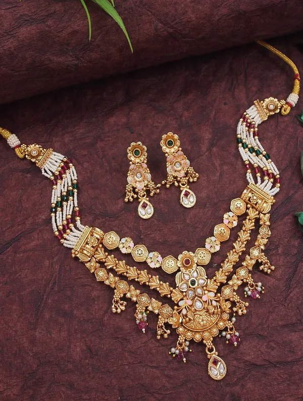 Gold_Plated_Plated_Brass_Traditional_Kundan_And_Pearl_Choker_Necklace_Set_For_Women