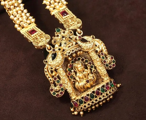 Laxmi_Devi_Temple_Antique_Long_Necklace_Set
