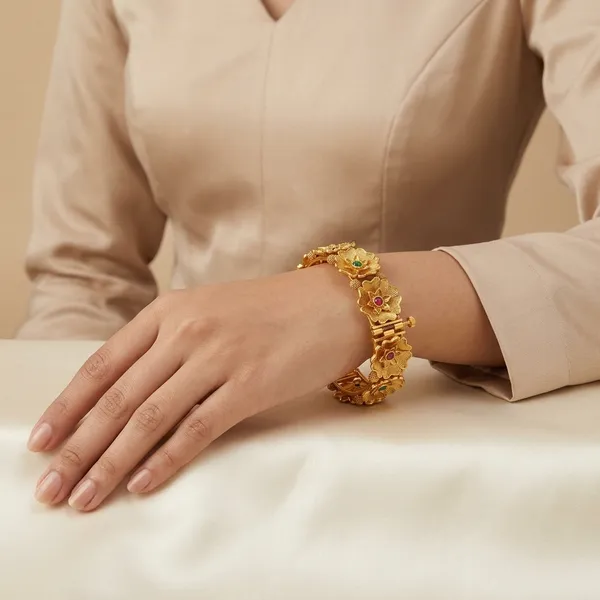 Royal_Antique_Gold_Finish_Openable_Bangle_Set