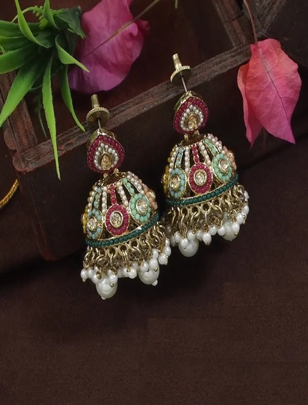 Royal_Multicolor_Kundan_Pearl_Choker_Set_With_Jhumka_Earrings_&_Maang_Tikka