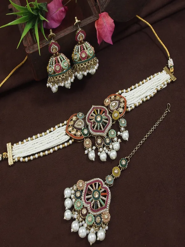 Royal_Multicolor_Kundan_Pearl_Choker_Set_With_Jhumka_Earrings_&_Maang_Tikka