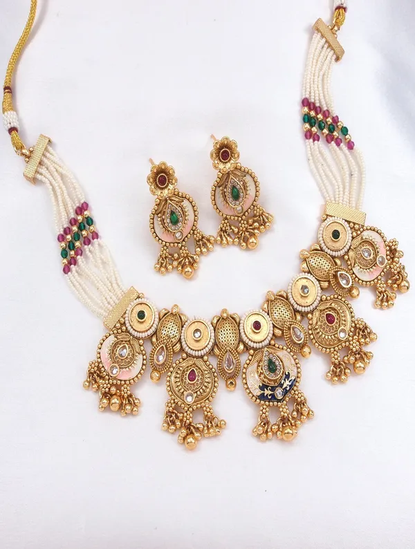 Traditional_Antique_Gold_Plated_Pearl_Choker_Jewellery_Set_For_Women