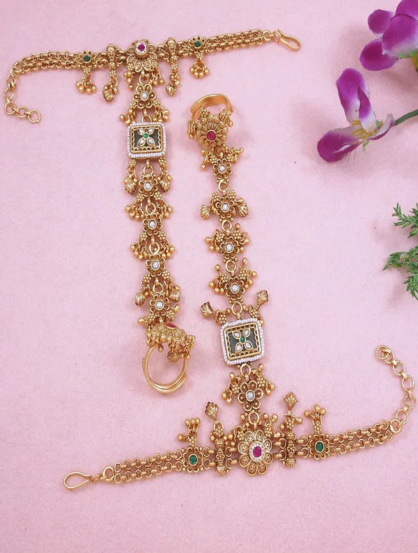 Traditional_Bridal_Gold_Toned_Flower_Motif_Haath_Phool_Heritage_Jewellery_(Hath_Panja)