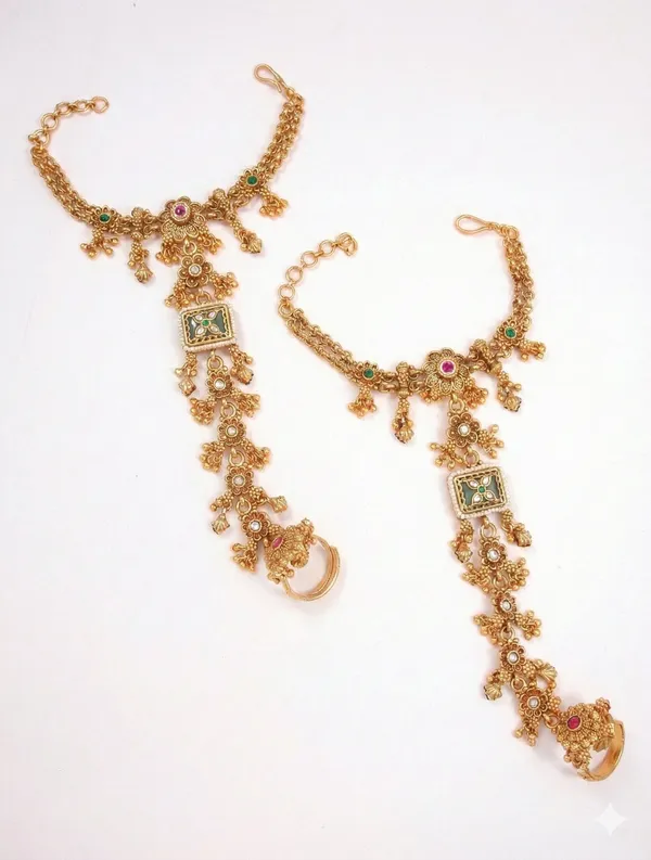Traditional_Bridal_Gold_Toned_Flower_Motif_Haath_Phool_Heritage_Jewellery_(Hath_Panja)