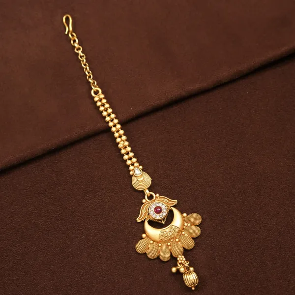 Traditional_Gold_Plated_Brass_Maang_Tikka_With_Ad_Stones_&_Intricate_Design