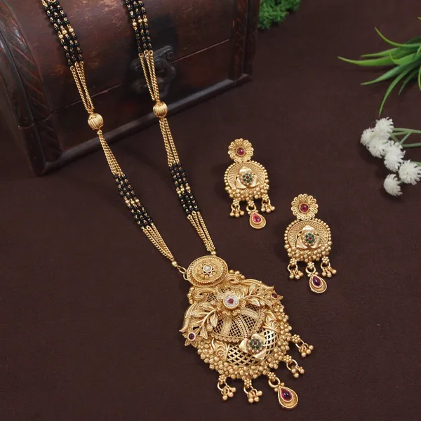 Traditional_Gold_Plated_Bridal_Mangalsutra_Set_With_Earrings