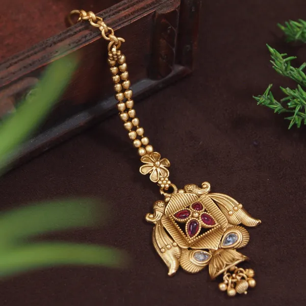 Traditional_Matte_Gold_Plated_Maang_Tikka_With_Intricate_Temple_Design