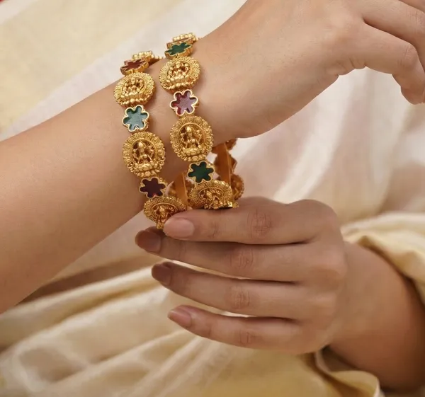 Traditional_Temple_Laxmi_Devi_Star_Meenakari_Brass_Bangle