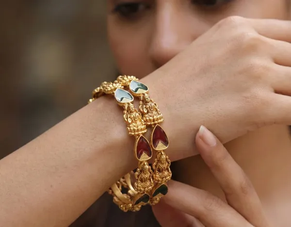 Traditional_Temple_Laxmi_Devi_Tilak_Meenakari_Brass_Bangle
