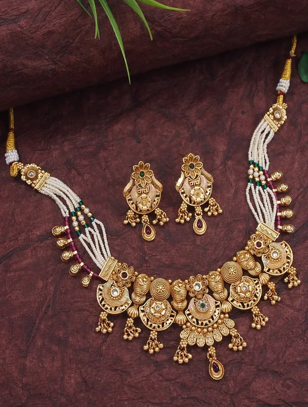 Women_Antique_Gold_Plated_Pearl_Beaded_Traditional_Choker_Jewellery_Set
