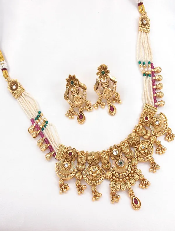 Women_Antique_Gold_Plated_Pearl_Beaded_Traditional_Choker_Jewellery_Set