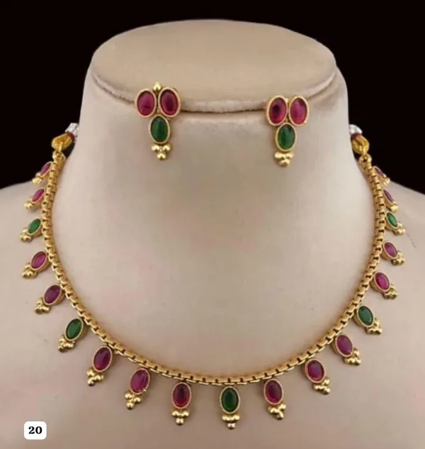 Classic_Ruby_Emerald_Necklace_Set