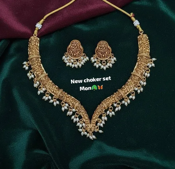 Elegant_Look_Designer_Beads_White_Golden_Necklace_Set