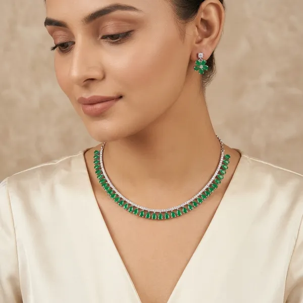 Ad_Sleek_&_Minimal_Grace_Necklace_Set