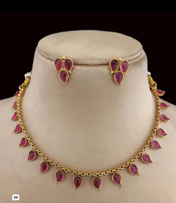 Pink_Teardrop_Necklace_Set