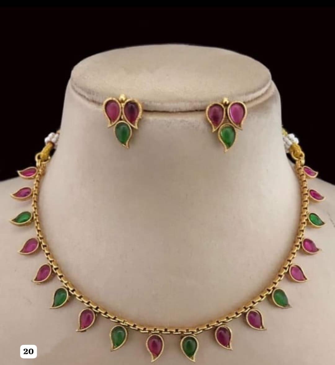 Pink_&_Green_Teardrop_Necklace_Set
