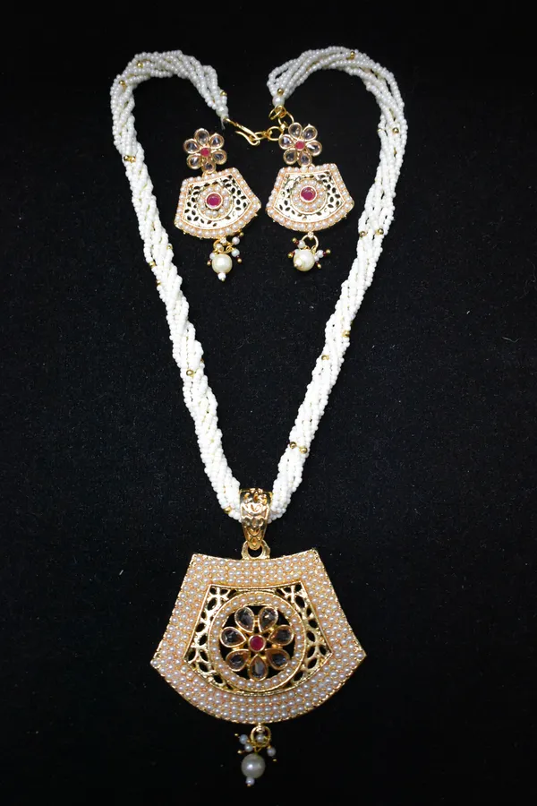 Red_Alloy_Flower_Pearl_Mala_Set_For_Women