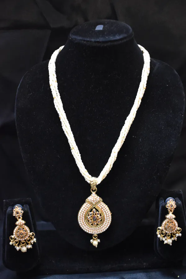 White_Alloy_Beaded_Leaf_Drop_Pearl_Mala_Set_For_Women