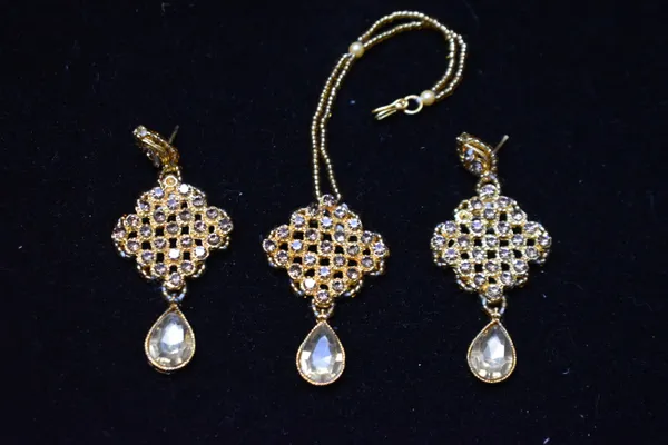 Golden_Alloy_Diamond_Studded_Choker_With_Golden_Beads_For_Women_-_Pack_Of_2