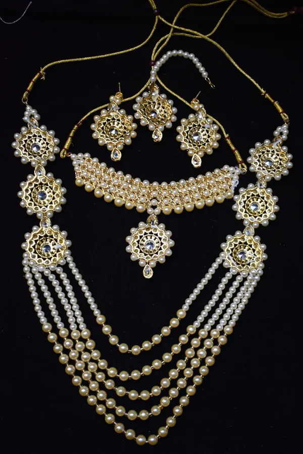 Gold_Alloy_Necklace_Set_For_Women