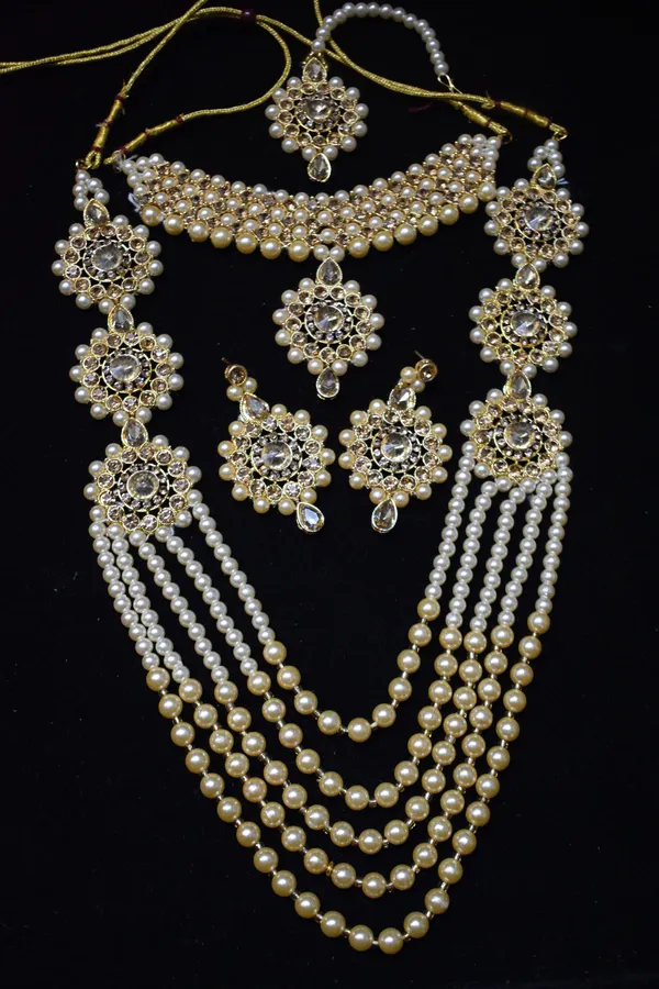 Gold_Alloy_Necklace_Set_For_Women