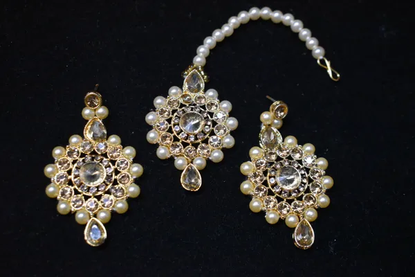 Gold_Alloy_Necklace_Set_For_Women