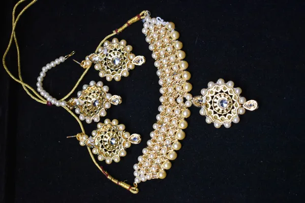 Gold_Alloy_Necklace_Set_For_Women