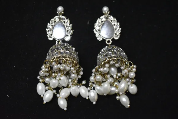 White_Alloy_Kundan_Jhumkas_With_Beaded_Chain_For_Women