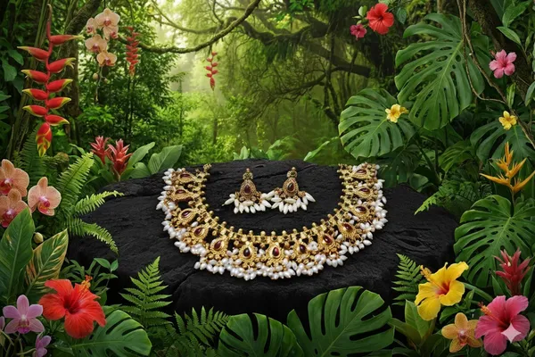 Red_Green_Alloy_Maharashtrian_Beaded_Choker_Necklace_Set_For_Women