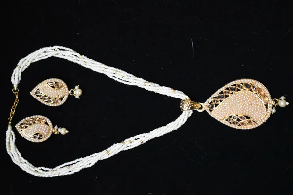 White_Alloy_Beaded_Leaf_Pearl_Mala_Set_For_Women