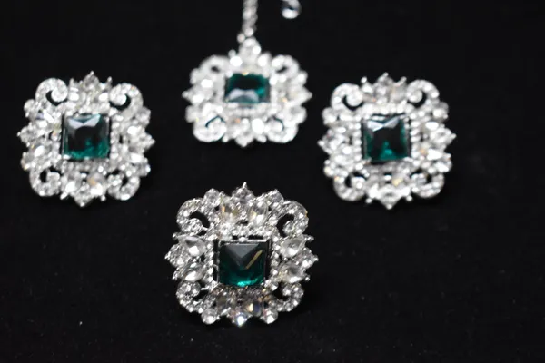 Green_Silver_Alloy_Necklace_Set_With_Mangtika_And_Finger_Ring_For_Women