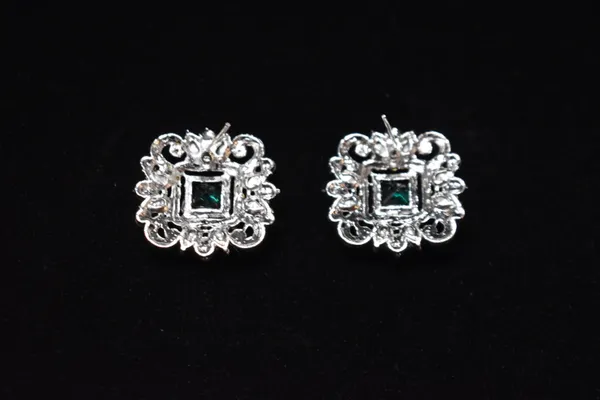 Green_Silver_Alloy_Necklace_Set_With_Mangtika_And_Finger_Ring_For_Women